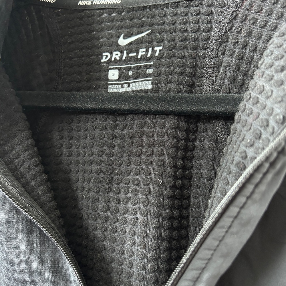 Nike Black Performance Jacket - Picture 8 of 8